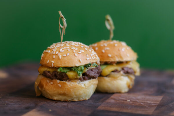 Mini burger au boeuf et cheddar