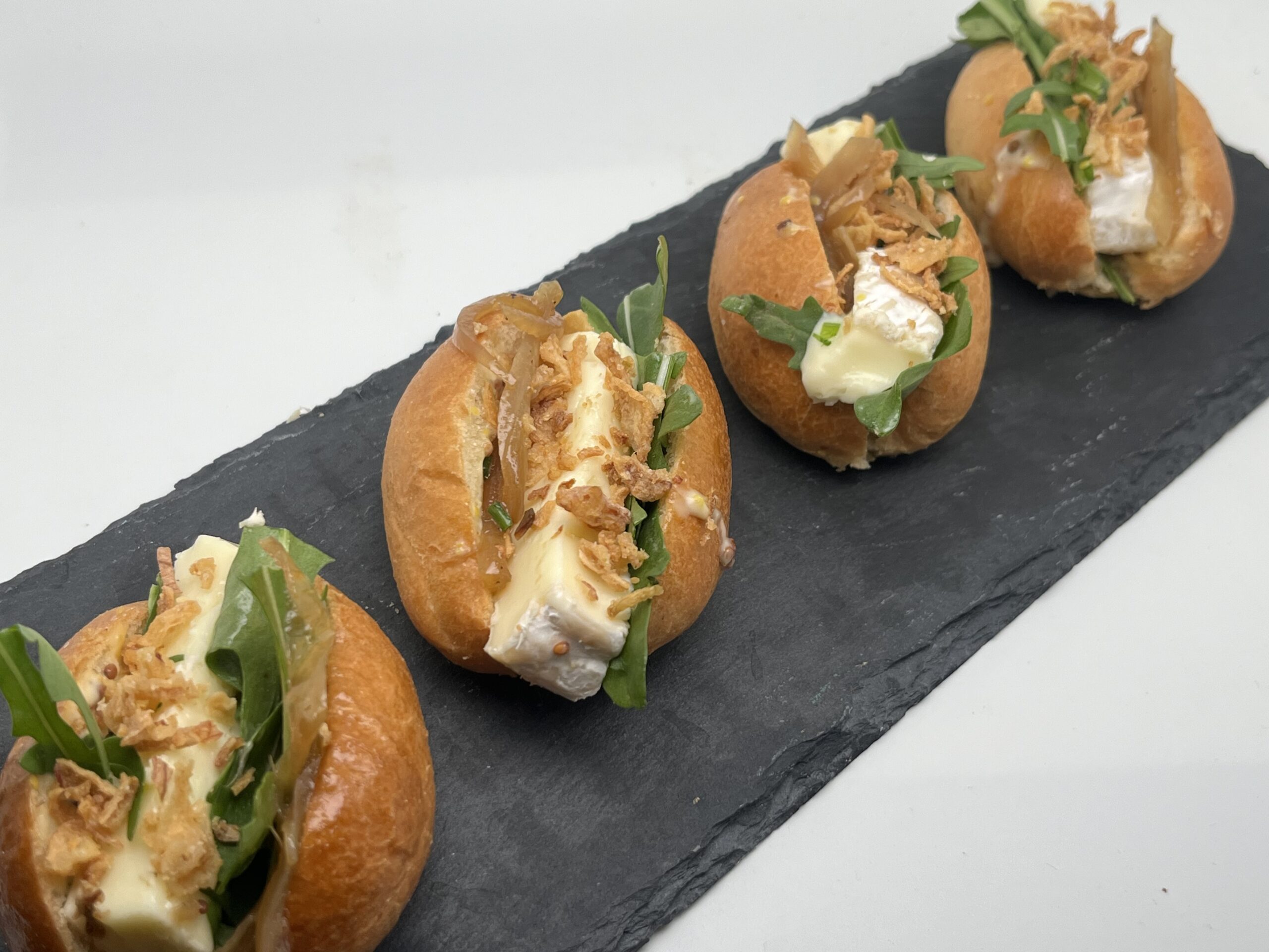 Mini navette crevettes et crudités ou bacon, oeuf, cheddar ou brie